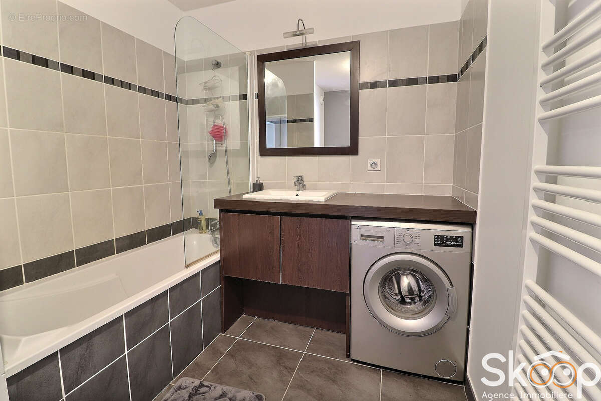 Appartement à LE CRES