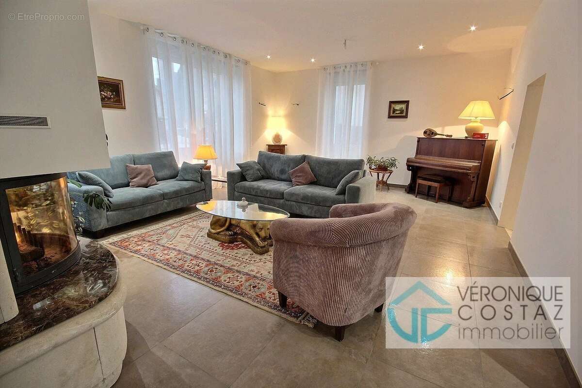 Maison à VARACIEUX