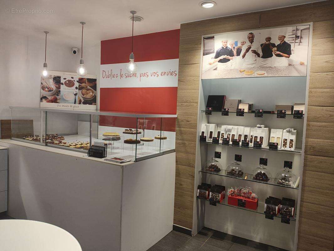 Commerce à PARIS-17E