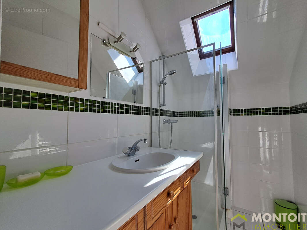 Maison 7 pieces - 160m2 - 5 chambres - garage double - jardin - proche toutes commodites - photo 20