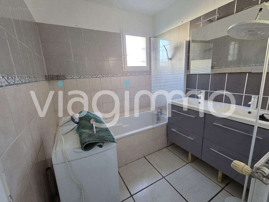 Maison à MONTELIMAR