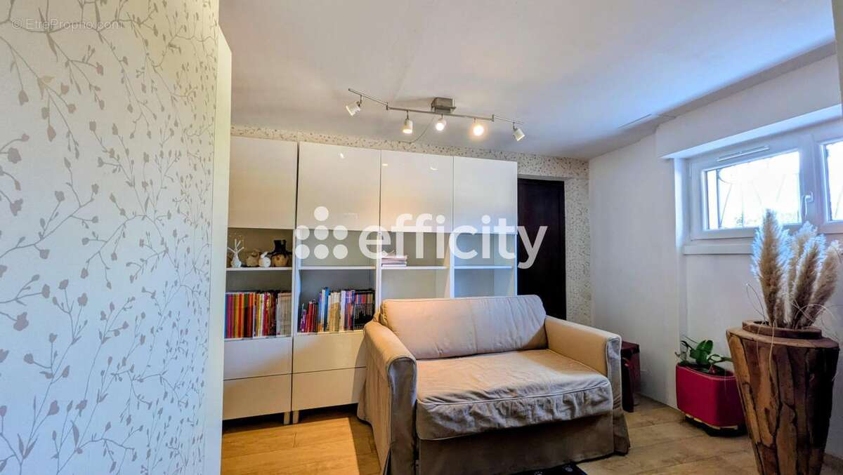 Maison à CRECHES-SUR-SAONE