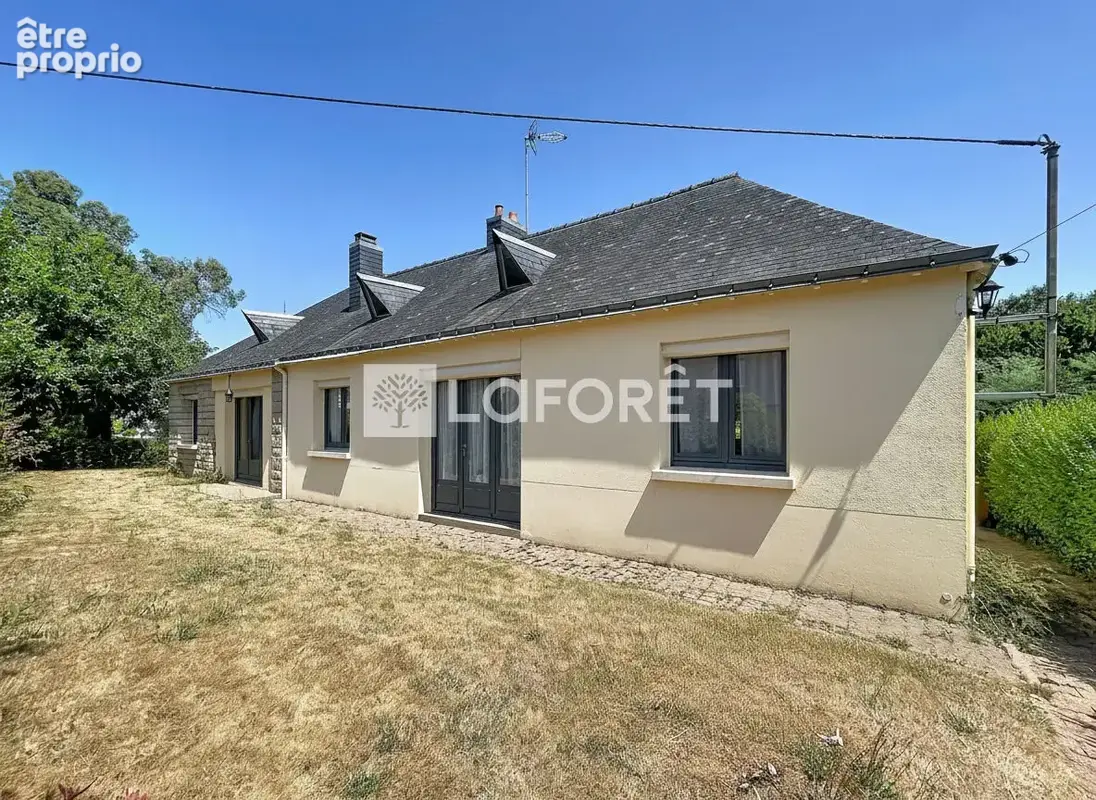 Maison à SAINT-PERREUX