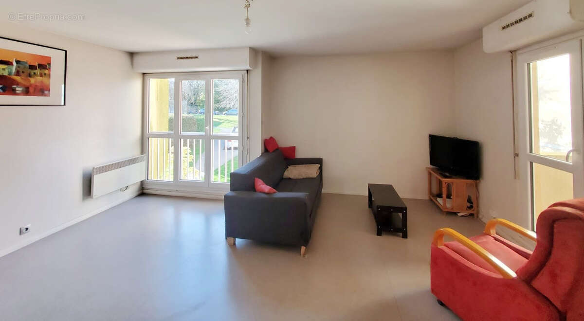 Appartement à EZANVILLE