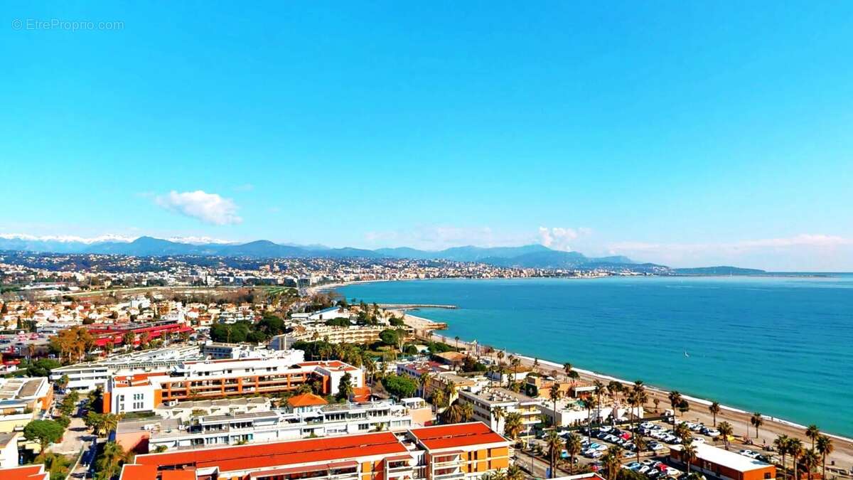 Appartement à VILLENEUVE-LOUBET