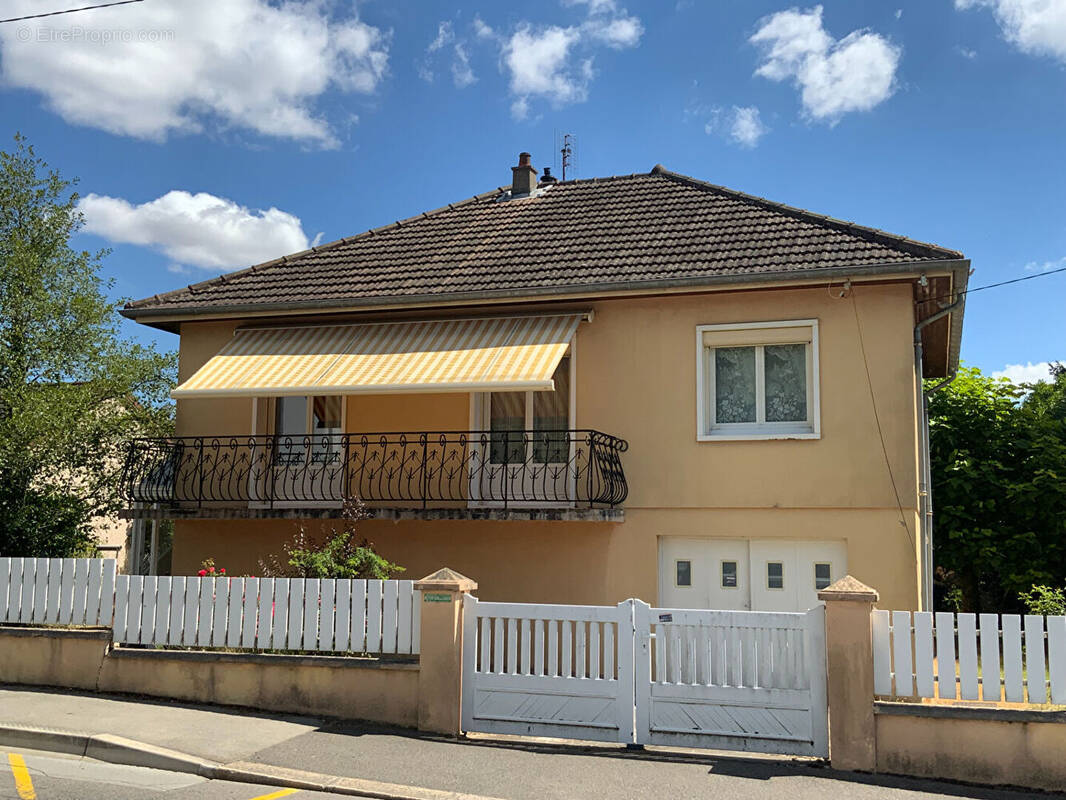 Maison à MONTCHANIN
