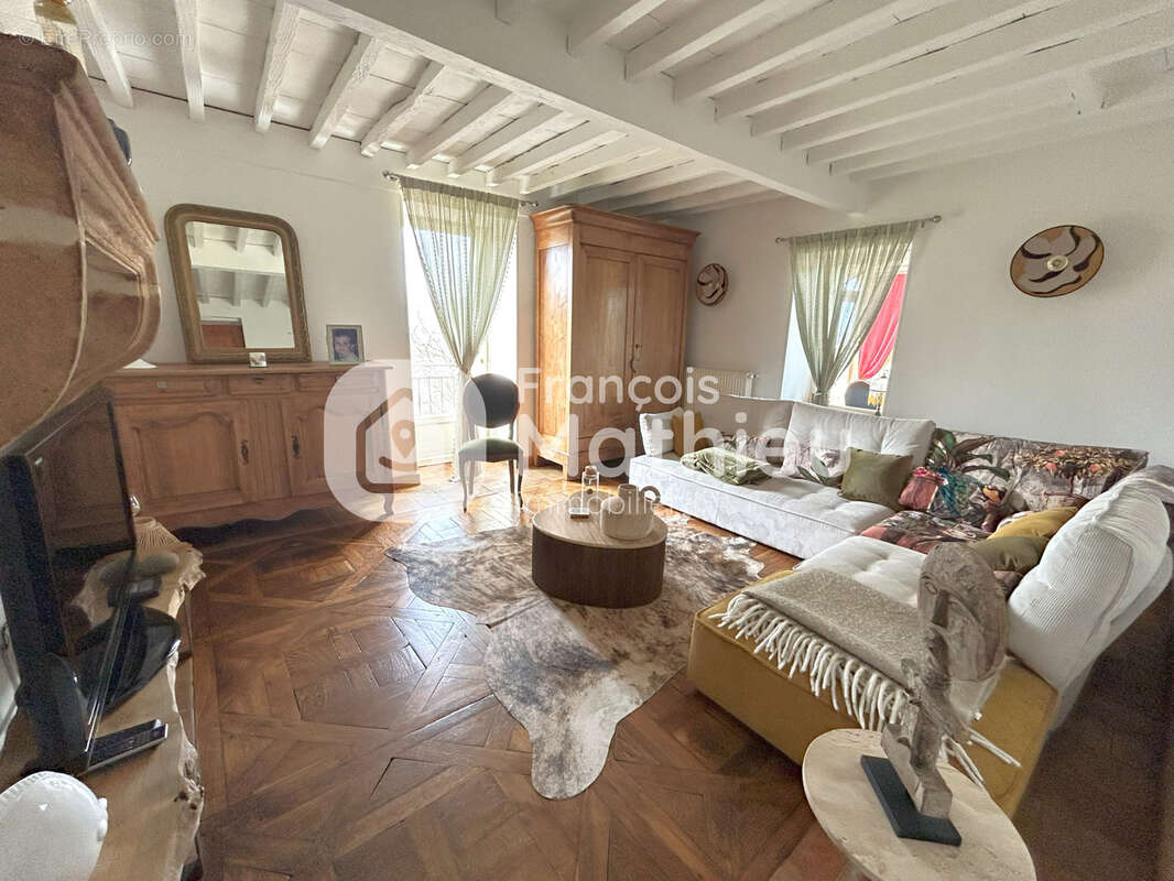 Maison à SAIN-BEL