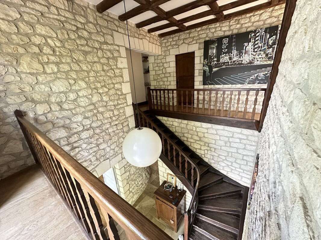 Maison à LA CHAPELLE-AUX-SAINTS