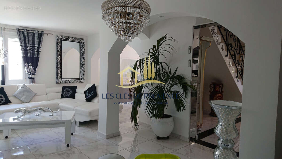 Grande villa familiale avec t2 indépendant - aucun travaux - rognac - photo 2