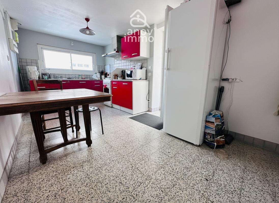 Maison de village 102 m2   2 chambres   Cour   Dépendance am - photo 10