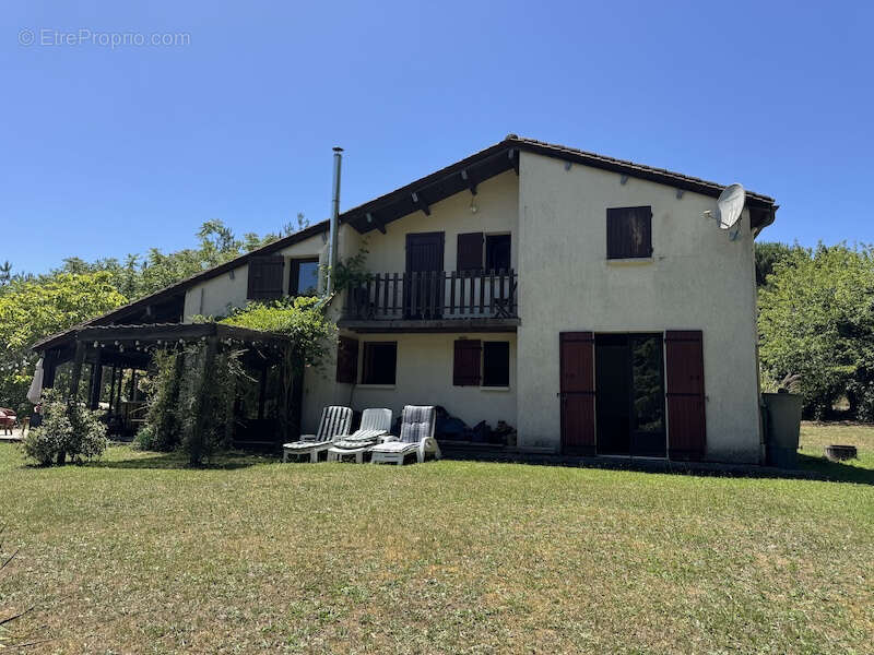 Maison à BROSSAC