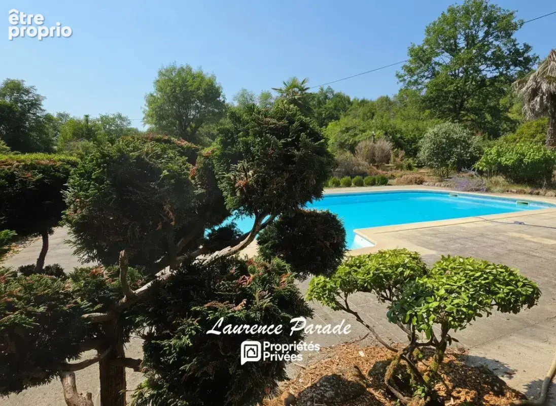 Propriété de caractère 348 m² de plain pied 1,8 hectares, piscine, garage, entre bordeaux et perigueux, a proximite de saint-émi - photo 2