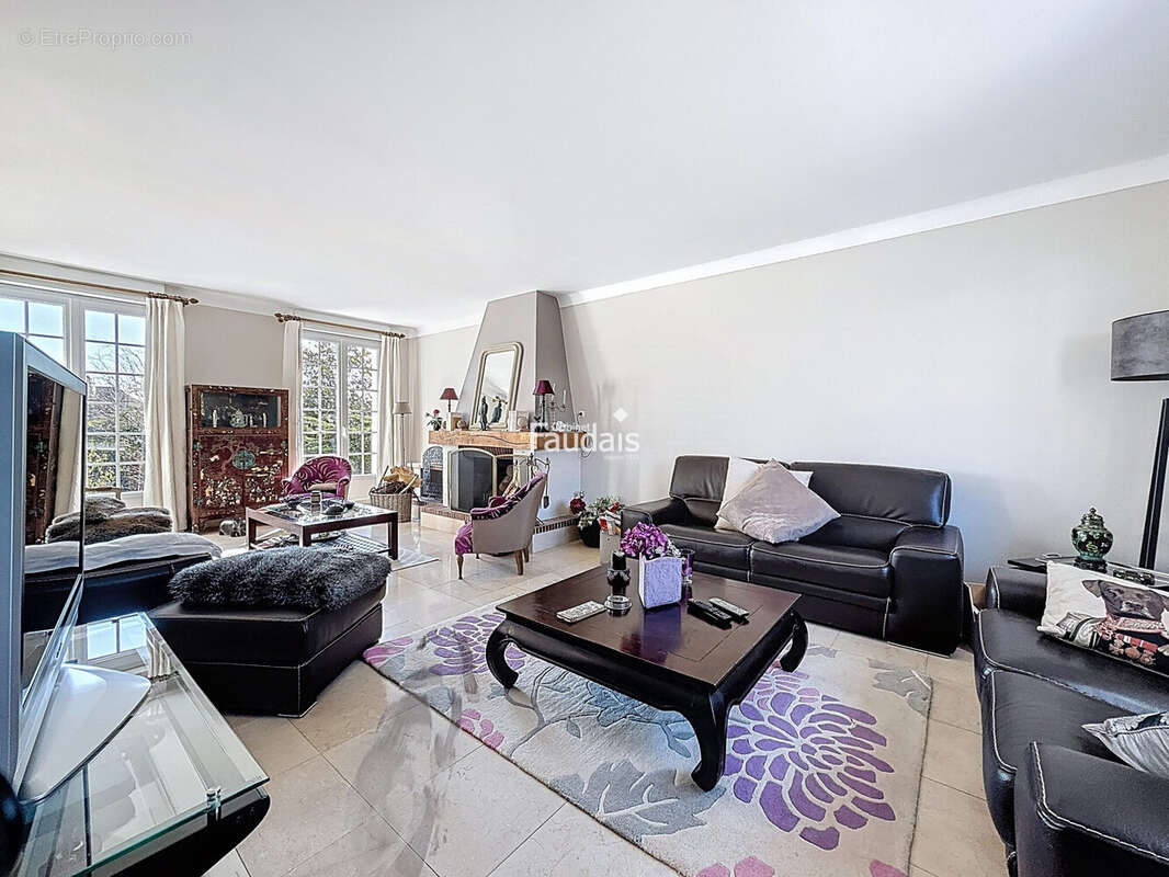 Maison 170 m² à Saint-Lo  - photo 5