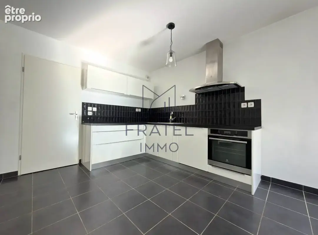 Ovalie  t3 de 71,79 m2 avec terrasse, parking et cave - photo 3