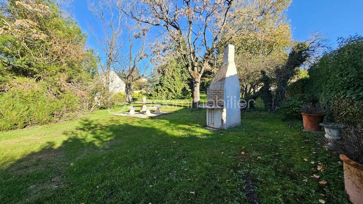 Terrain à COMMELLE-VERNAY