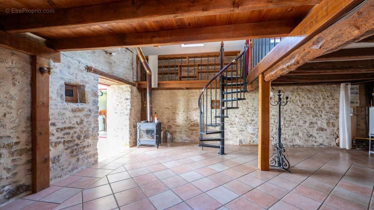 Maison à GOURDON