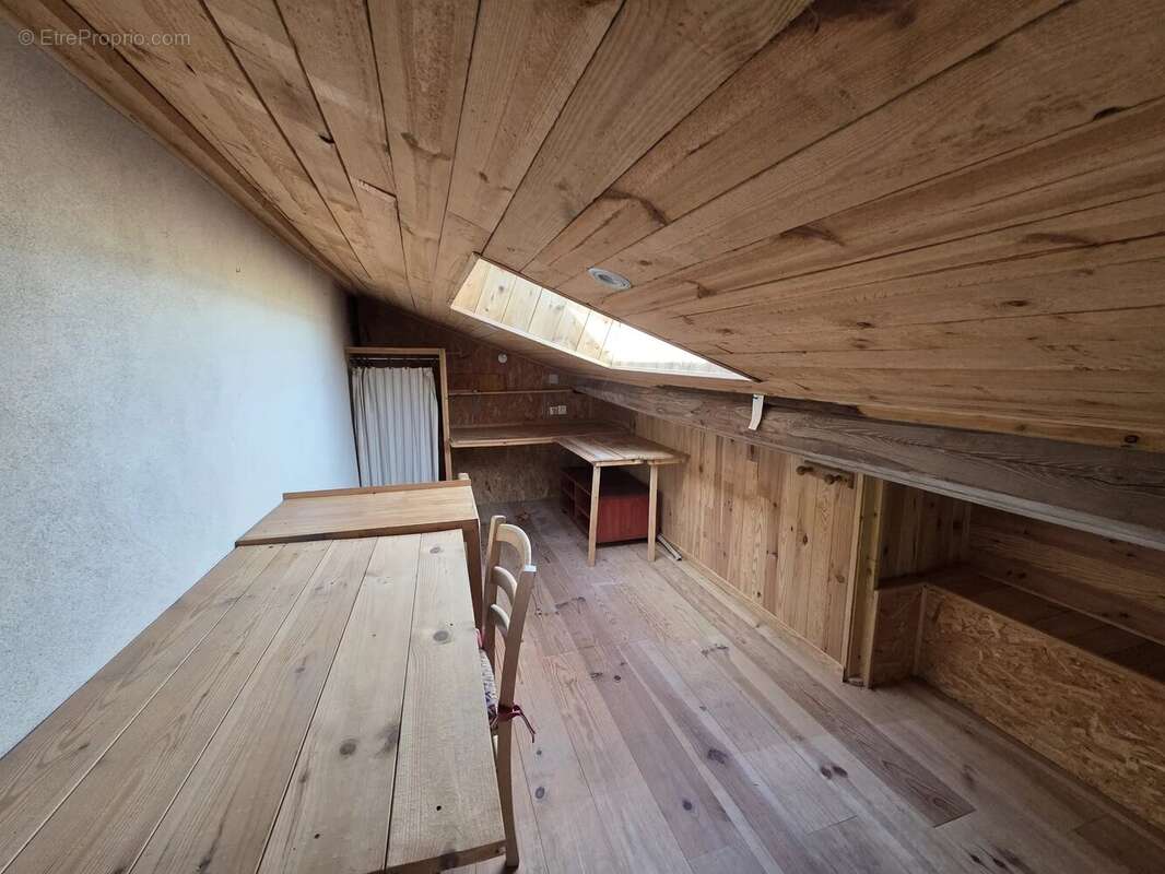 Maison à DESAIGNES