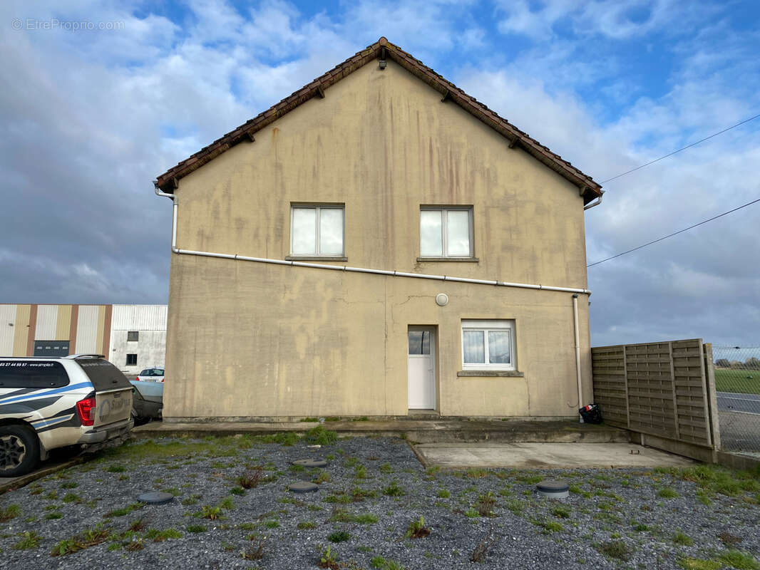 Maison à ESCLES-SAINT-PIERRE