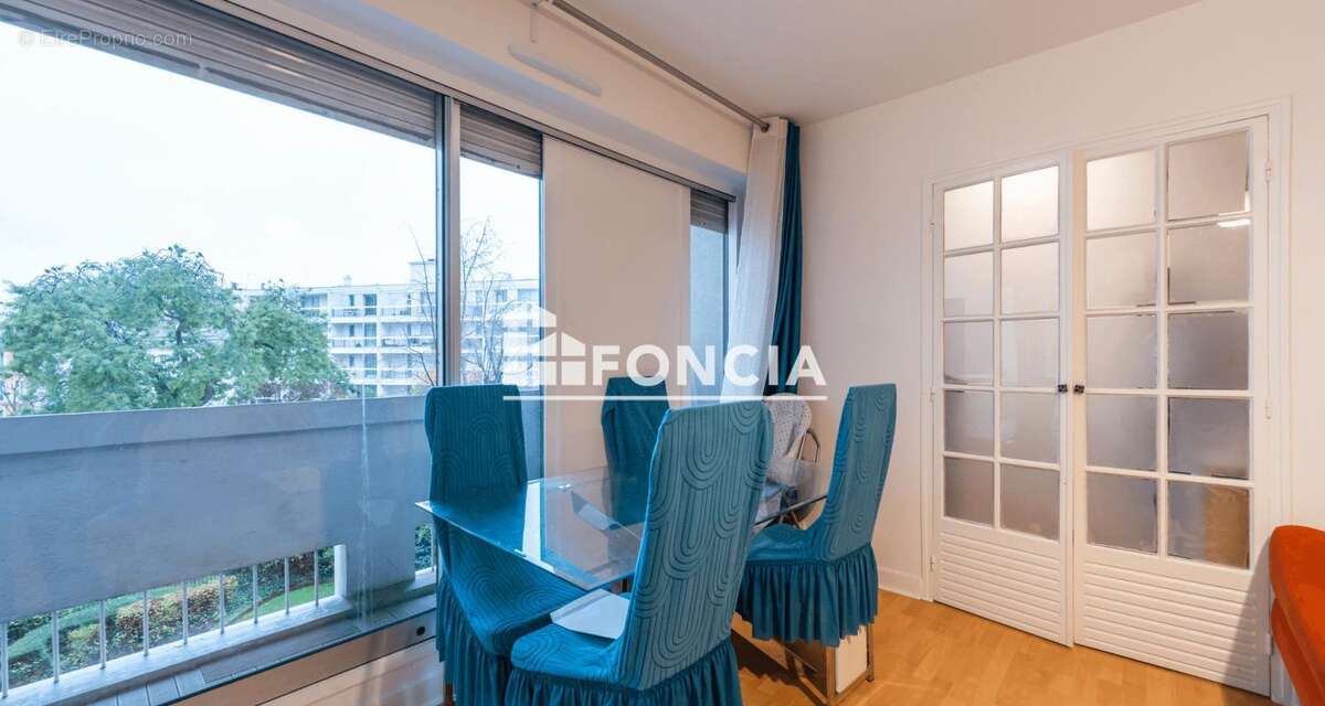 Appartement à PARIS-20E