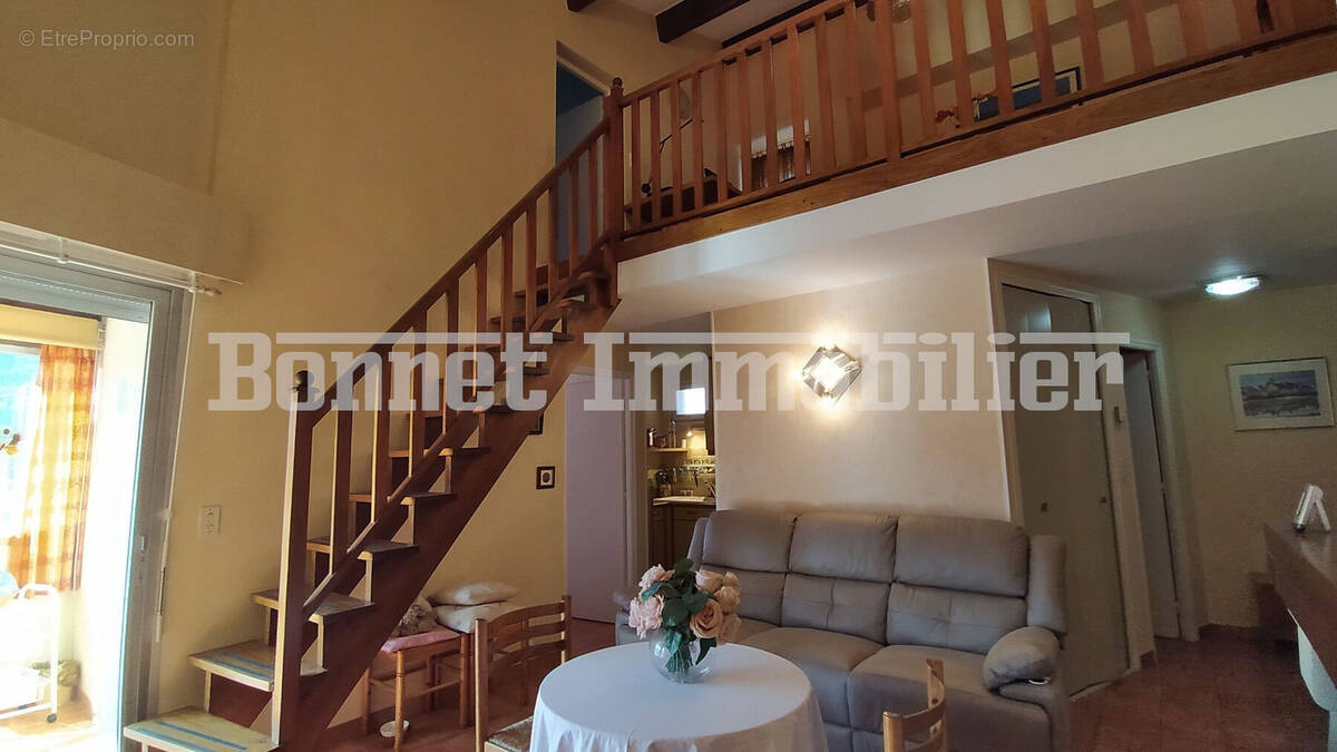 Appartement à NYONS