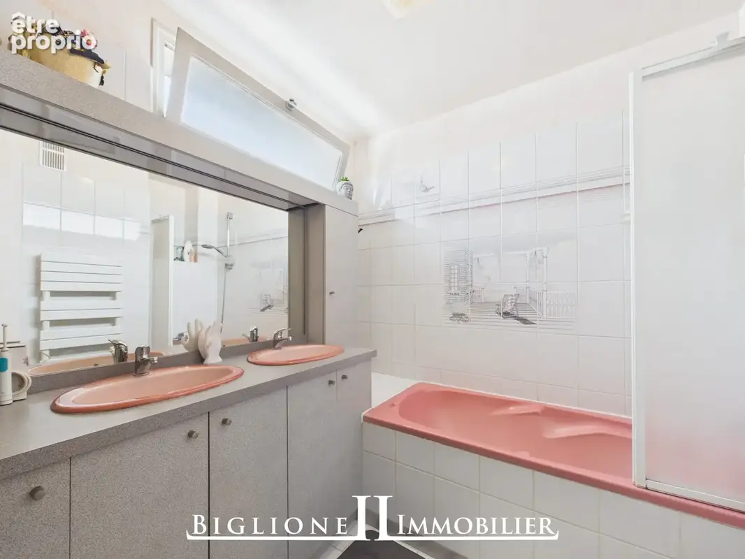 Appartement 75 m² à Coubron  - photo 9