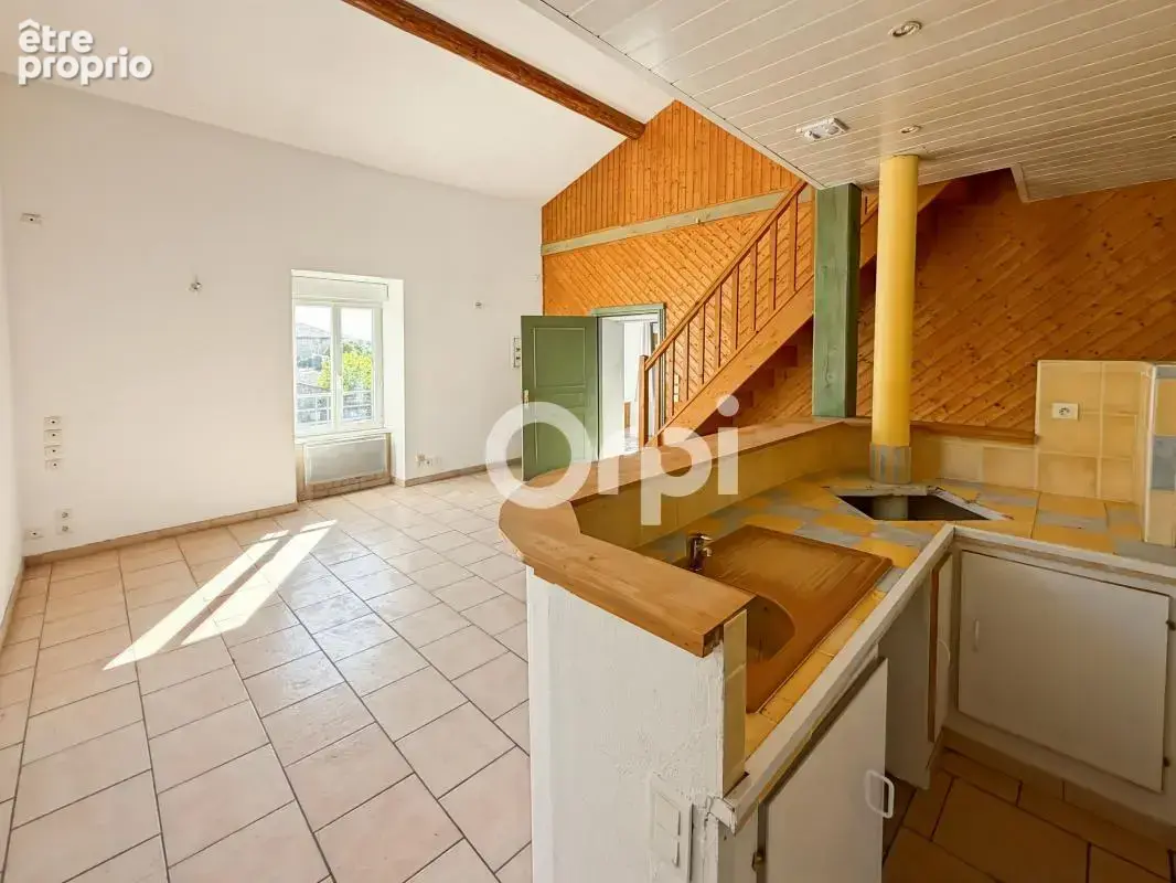 Appartement  1er &tage À Vendre - photo 3