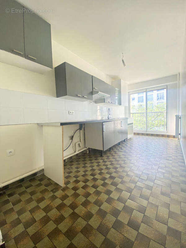 Appartement à PARIS-19E