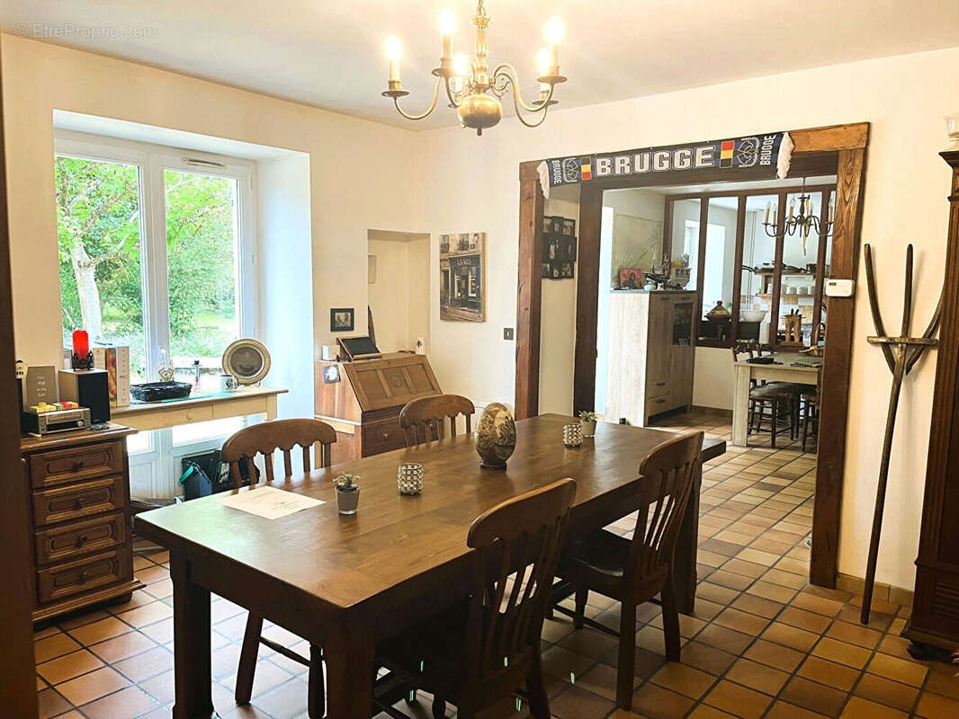 Maison à CHAMPAGNAC-LA-RIVIERE