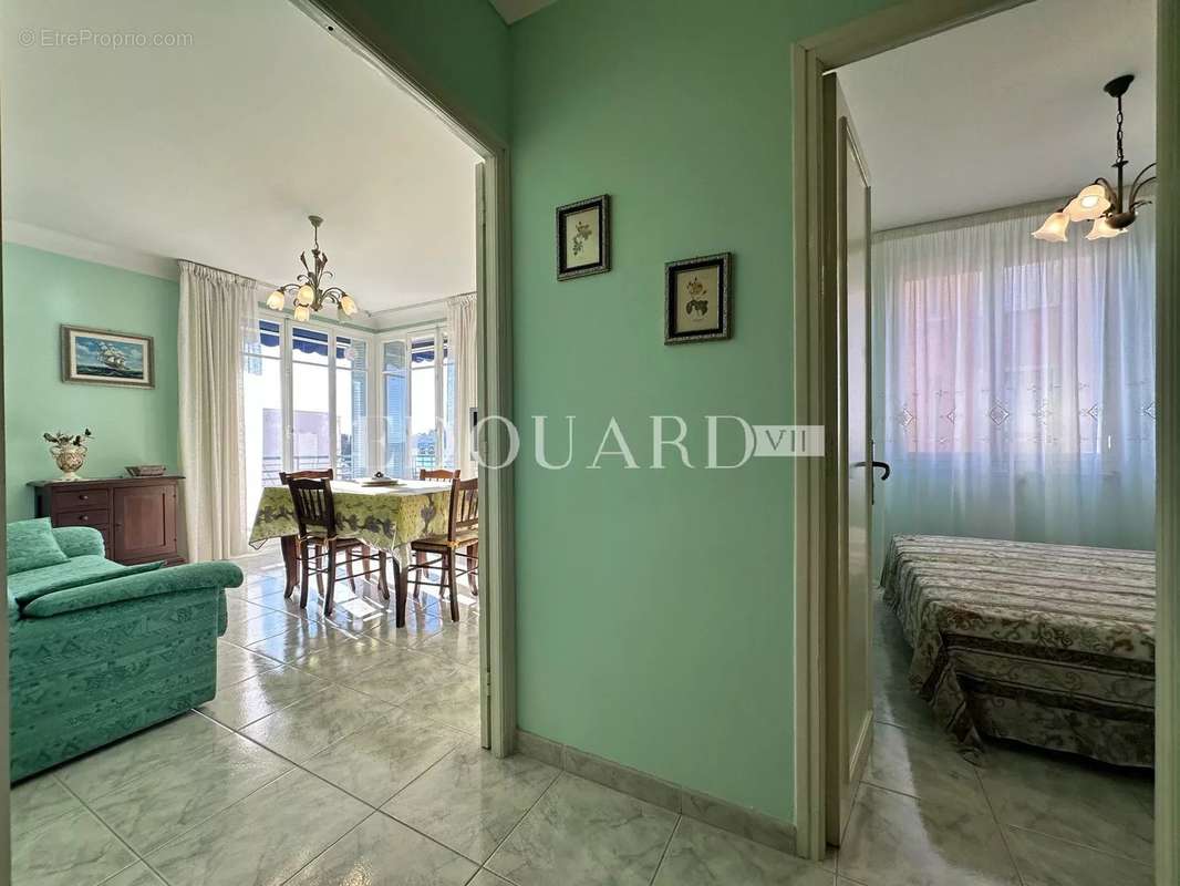 Appartement à ROQUEBRUNE-CAP-MARTIN