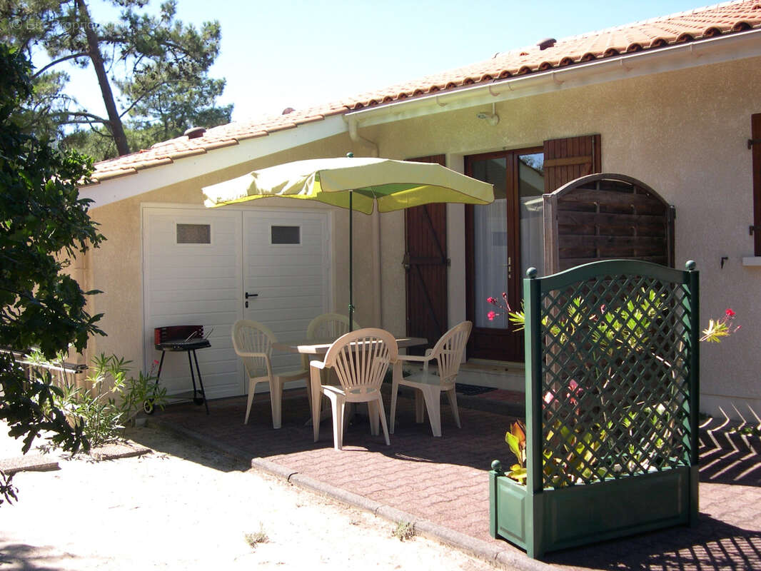 Maison sur 1050 m2 située à 700 m de la plage - photo 3