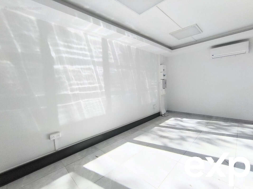 Commerce à SAINT-PIERRE