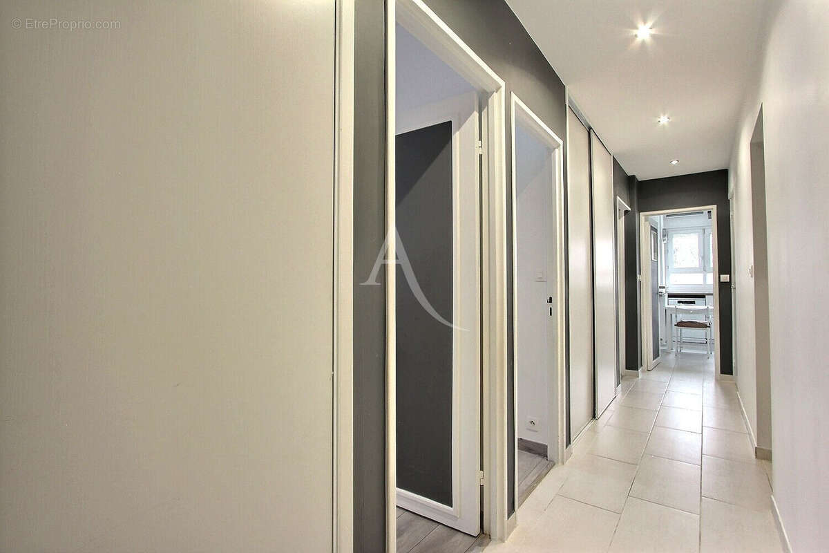 Appartement à VILLENEUVE-LA-GARENNE