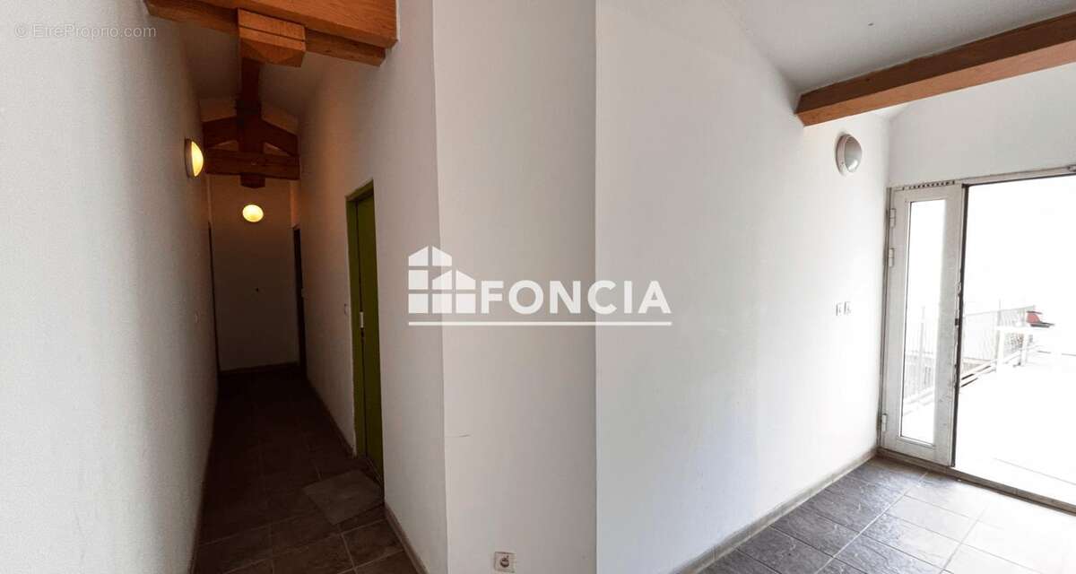 Appartement à MARSEILLE-3E