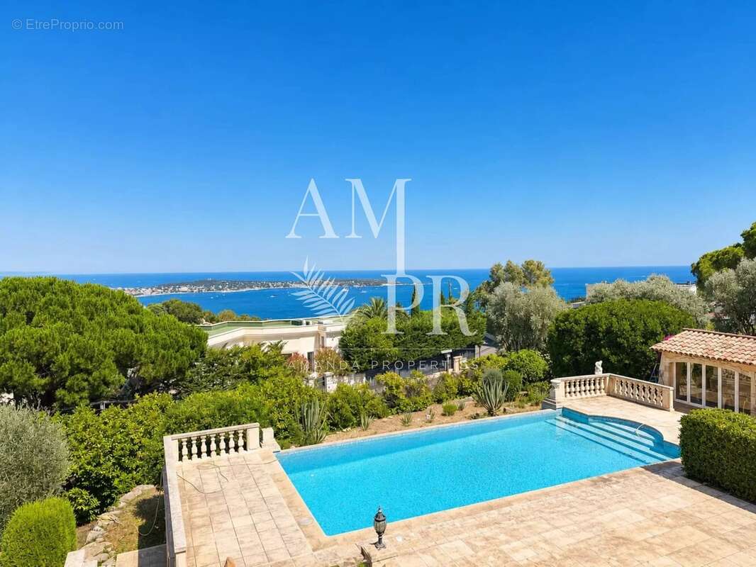 Exclusivité - villa à fort potentiel vue mer- jardin plat - photo 2