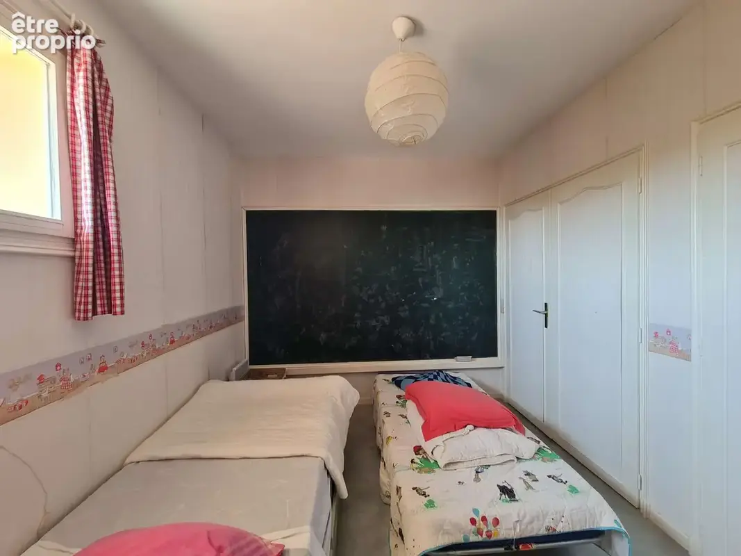 Maison familiale de 302m2 sur 3900m2 de terrain - photo 13