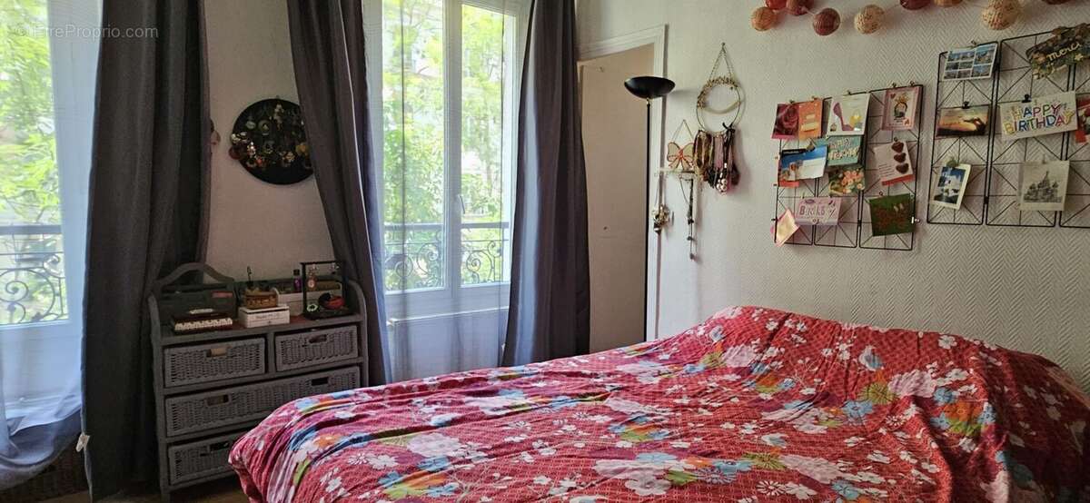 Chambre - Appartement à PARIS-14E