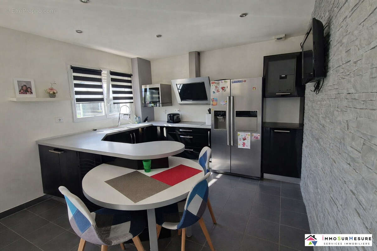 Maison à SAINT-MICHEL-SUR-TERNOISE