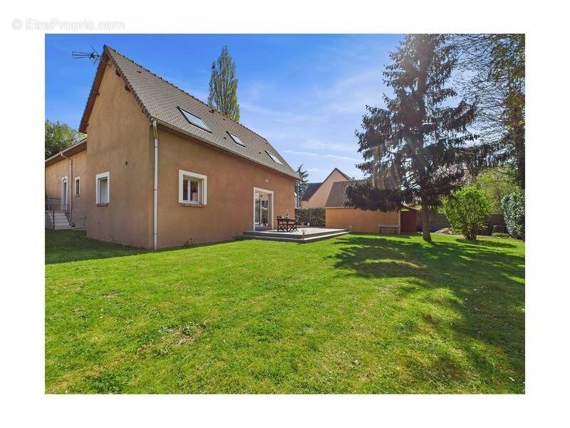 Maison à HOUDAN