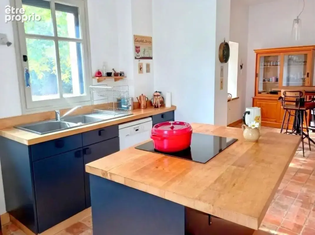 Laval – maison de caractère de 240 m² avec jardin arboré de 1 180 m², à deux pas du centre-ville - photo 7