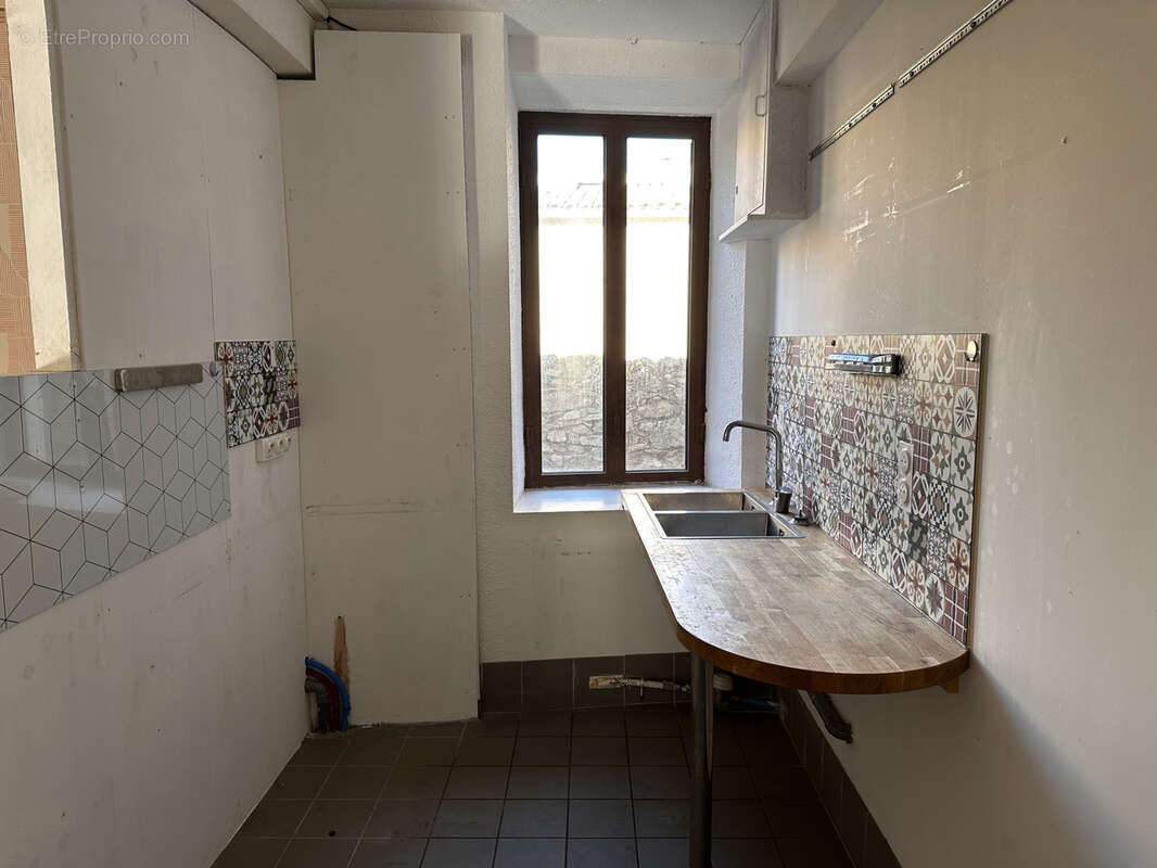 Commerce à LAGRASSE