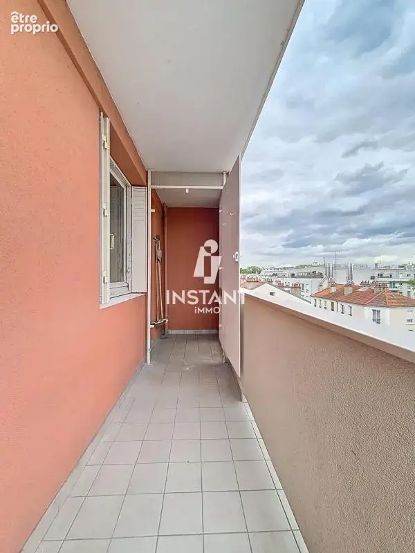 Exclusivité - Appartement 3 pièces - Balcon + Loggia + Parking - photo 6