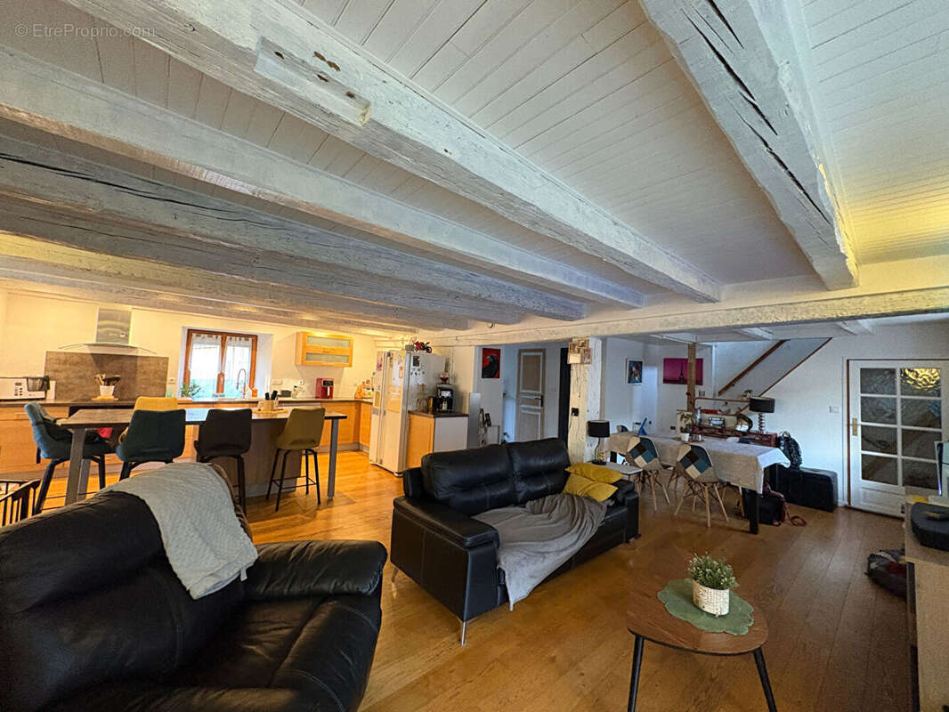 Maison à PONT-DE-ROIDE