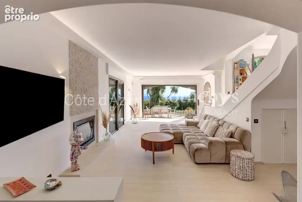 Super Cannes, villa provençale rénovée avec piscine et vue panoramique sur la Méditerranée - photo 8