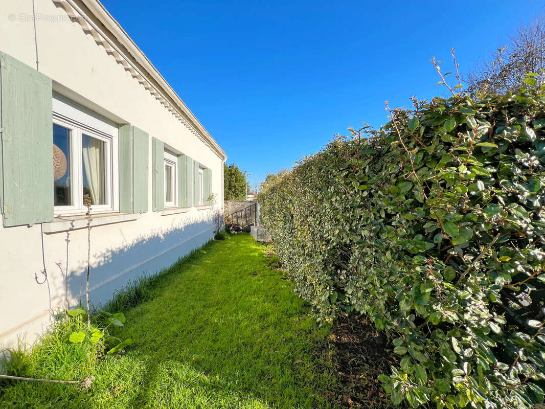 Maison à SAINT-ROMAIN-DE-BENET