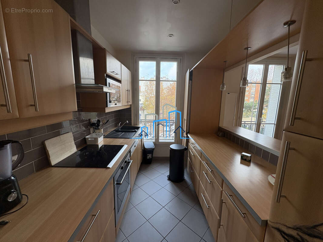 Appartement à PARIS-17E