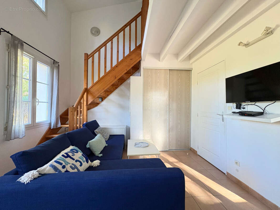 Appartement à GALLARGUES-LE-MONTUEUX