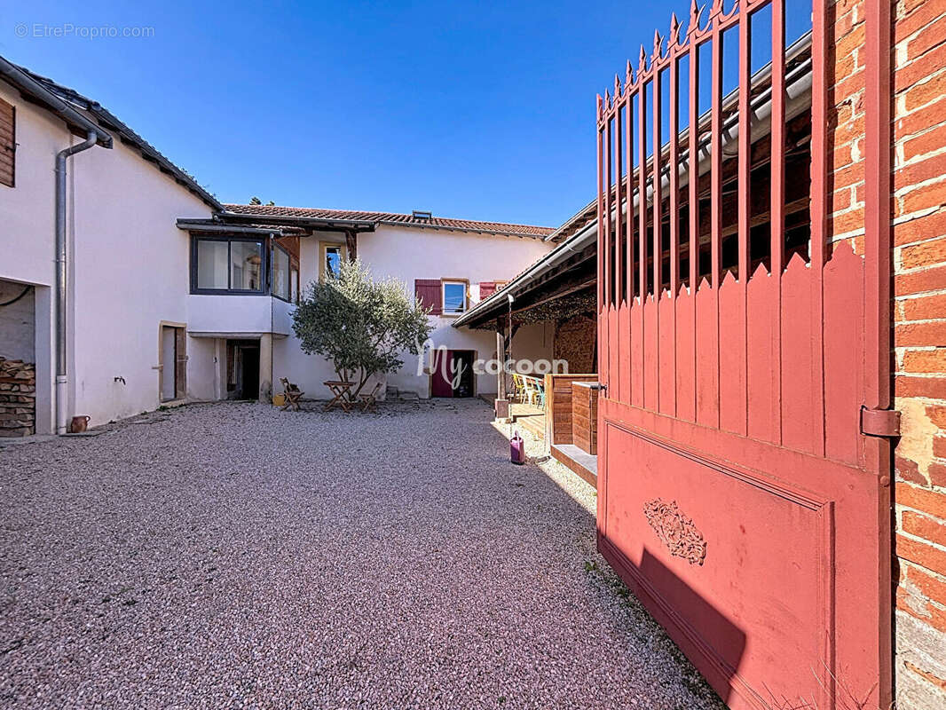 Maison à LENTILLY