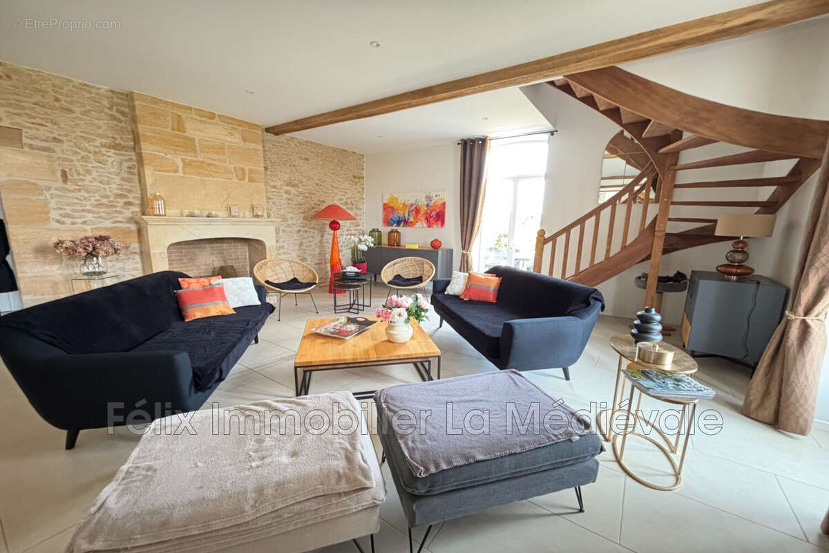 Maison à SARLAT-LA-CANEDA