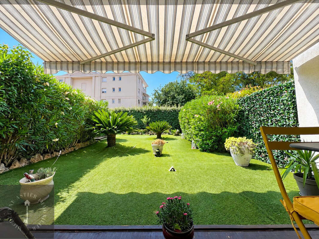 Appartement à SAINT-LAURENT-DU-VAR
