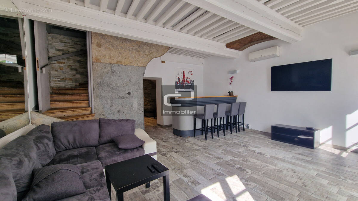 Maison à COUZON-AU-MONT-D'OR